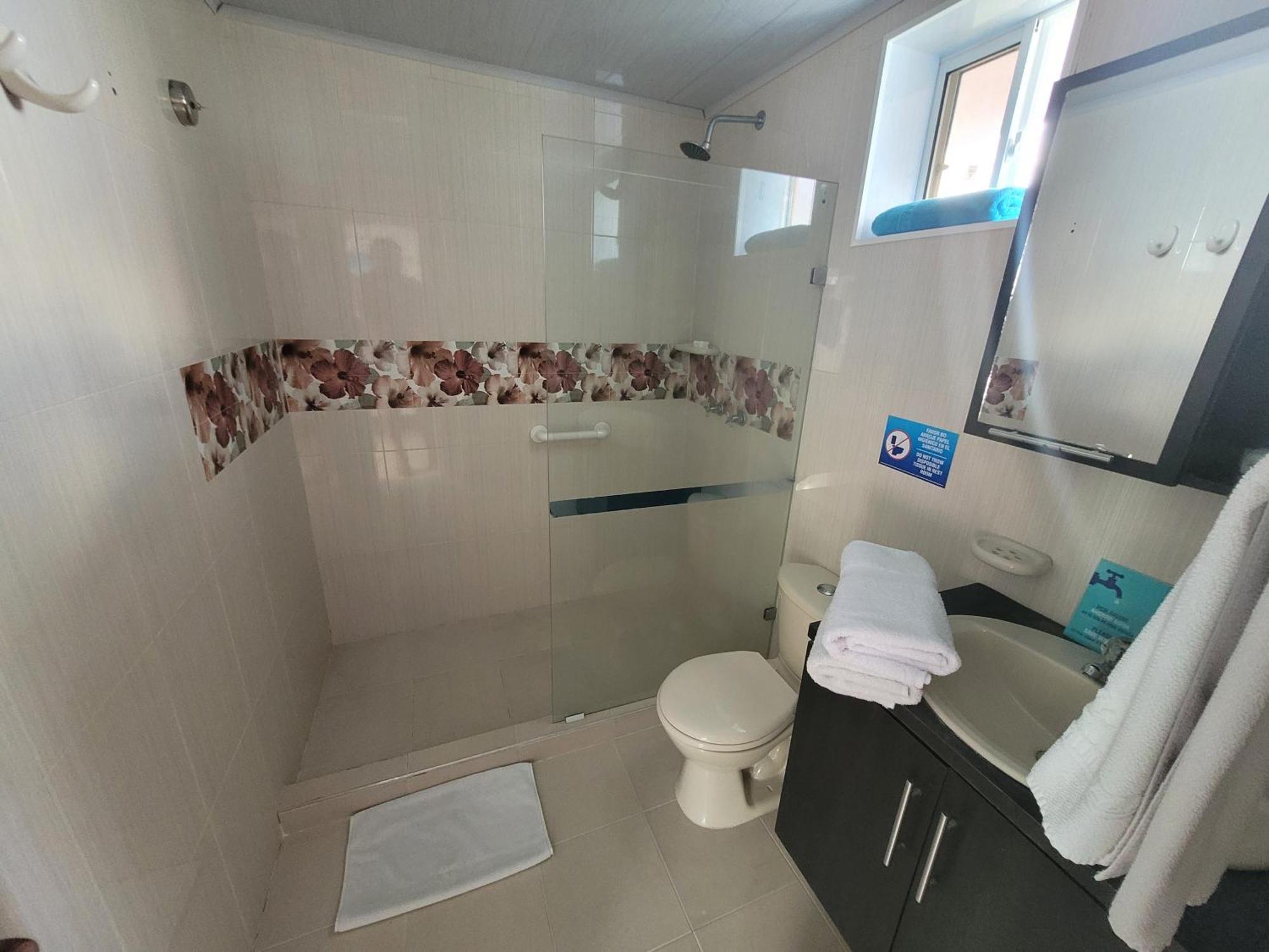 Hotel Posada Del Mar Fresh Water Bay Номер фото